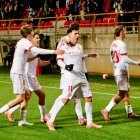 Los jugadores de la Cultural celebran el gol de Tresaco tras una soberbia asistencia de Paco Cortés.