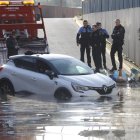 Uno de los vehículos atrapados en el túnel de la calle Príncipe en fechas pasadas.