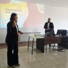 La concejala, Elena Báilez, dirigió el curso .