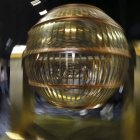 diciembre han llegado hoy al Teatro Real, en cuyo escenario se celebrará el sorteo más esperado del año. En ellos se colocarán las 100.000 bolas de los números y las 1.807 bolas de premios, entre ellas la de "el Gordo", que repartirá cuatro millones de euros por serie, y 400.000 euros por décimo. EFE/Juan Carlos Hidalgo