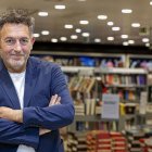 Con 'La chica del lago' Mikel Santiago aspira a reeditar su condición de superventas.