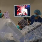 Operación de urología con el robot Da Vinci en el hospital El Bierzo de Ponferrada.