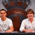 José Manzanera, a la derecha, deberá poner fin a la cesión de Daniel Paraschiv para reforzar el ataque de la Cultural.