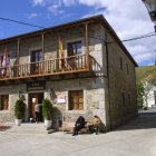 El mercadillo se celebra en la Oficina de Turismo del Ayuntamiento de Molinaseca.