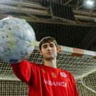 El guardameta del Abanca Ademar Álvaro Pérez recibió la llamada de Jordi Ribera para preparar el Europeo de balonmano.