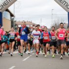 Salida en la prueba élite de Villaquilambre.