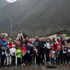 Foto de familia de buena parte de los participantes de la San Silvestre Palaciega celebrada en Palacios deL Sil.