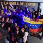 La comunidad venezolana de León recibe con alegría las noticias de Venezuela.