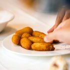 Las croquetas más creativas de León no están en un restaurante gourmet, sino en un bar de toda la vida