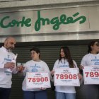 Primer premio de la Lotería del Niño cae en la administración de loterías de El Corte Inglés de León. F. Otero Perandones.