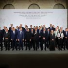 Los integrantes de la coalición de voluntarios con Zelenski.