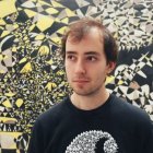 Marcos Roddie nació en León y se trasladó a Madrid a estudiar Comunicación Audiovisual.