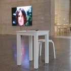la exposición de Yoko Ono es un éxito rotundo.