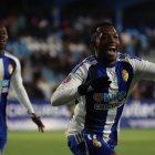 La SD Ponferradina recuperó la sonrisa con su triunfo frente al Ourense CF.