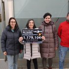 La concejala entregó hoy el cheque al colectivo