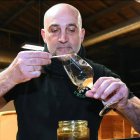 Urbano González, en una foto de archivo del año 2020 durante el II Concurso Hispanoluso de Miel Ecológica.