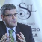 El catedrático Rafael Domingo Oslé presenta mañana en León su libro 'El sentido del cristianismo'.