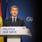 Archivo - El presidente del Partido Popular, Alberto Núñez Feijóo, durante una rueda de prensa, en la sede del PP en Génova, a 12 de junio de 2025, en Madrid (España). 