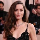 Ana de Armas, con raíces familiares en Castilla y León, en una de sus apariciones más aclamadas en la alfombra roja.