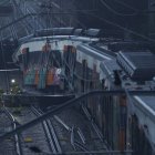 Bomberos revisan este miércoles el tren de Rodalies descarrilado el día anterior en Barcelona