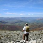 Desde lo alto del Teleno, las vistas abarcan los Montes de León, Babia y Laciana: un mirador natural que los astures ya consideraban sagrado.