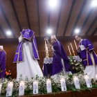 La caseta municipal de Adamuz (Córdoba) acoge este domingo el funeral organizado por el Obispado de Córdoba por las víctimas del accidente de trenes del pasado domingo, que ha reunido a representantes de distintos ámbitos de la provincia.
