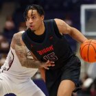 Okeke en uno de sus anteriores clubes.