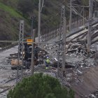Vista este lunes de las vías, donde se encontraba el Alvia, despejadas tras la retirada de los vagones siniestrados en Adamuz (Córdoba).