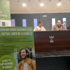 Un momeno de la presentación celebrada en La Bañeza.