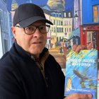 Eduardo García Carmona muestra su último libro 'Amigos de anzuelos, agua y ramaje'.