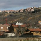 Viviendas en la localidad de Carbajal de la Legua.