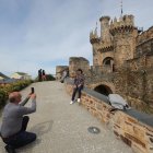 Turistas en el Castillo de Ponferrada.