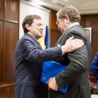 ayer El presidente de la Junta de Castilla y León, Alfonso Fernández Mañueco, mantiene un encuentro con los presidentes de Empresa Familiar de Castilla y León, Isidoro J. Alanís, y Vitartis, Santiago Miguel Casado.