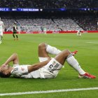 Bellingham se queja de dolor tras su lesión.