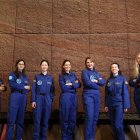 Laura González Llamazares, en el centro con el resto de astronautas.