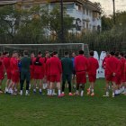 La primera plantilla de la Cultural aprovecha las instalaciones de la ciudad de Marbella.