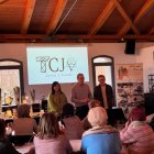 El director del museo junto a los responsables de esta iniciativa.