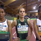 Marta García momentos antes de salida. A la derecha la ganadora de la carrera, la etíope Haylom.