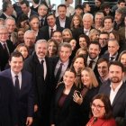 Feijóo con Azcón, Mañueco y otros dirigente del PP, ayer, tras la Junta Directiva Nacional.