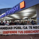 Protesta ante las puertas del Hospital de Torrejón el pasado 12 de diciembre.