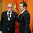 El presidente saliente, Luciano Díez, fue en encagado de dar la bienvenida a Álvaro Borge.