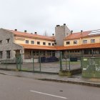 Instalaciones del albregue rural El Soto abandonadas hace unos años.