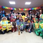 Los niños y las niñas de Murias se convierten en los protagonistas en Carnaval.
