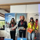 María Martín Granizo, a la derecha, se colgó el bronce.