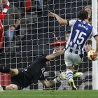 La Real Sociedad coge la ventaja de un gol para el partido de vuelta de semifinales.