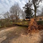 Las fuertes rachas de viento han producido diferentes daños en parques, derribo de árboles y arrastres de materiales en edificaciones de Astorga (León).