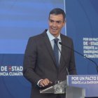 Pedro Sánchez en su visita a La Térmica en octubre.