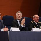 Archivo - El director general de la Policía Nacional, Francisco Pardo, el ministro del Interior, Fernando Grande- Marlaska, y el director adjunto operativo de la Policía Nacional, José Ángel González, durante el acto de jura comisarios.