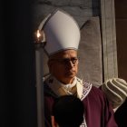 El Papa León XIV preside una Santa Misa con bendición e imposición de las cenizas en la Basílica de Santa Sabina, en Roma, Italia, el 18 de febrero de 2026.(Papa, Italia, Roma) EFE/EPA/GIUSEPPE LAMI.