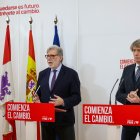 Carlos Martínez y Santiago Aparicio atienden a los medios de comunicación tras la reunión mantenida este jueves en Valladolid.